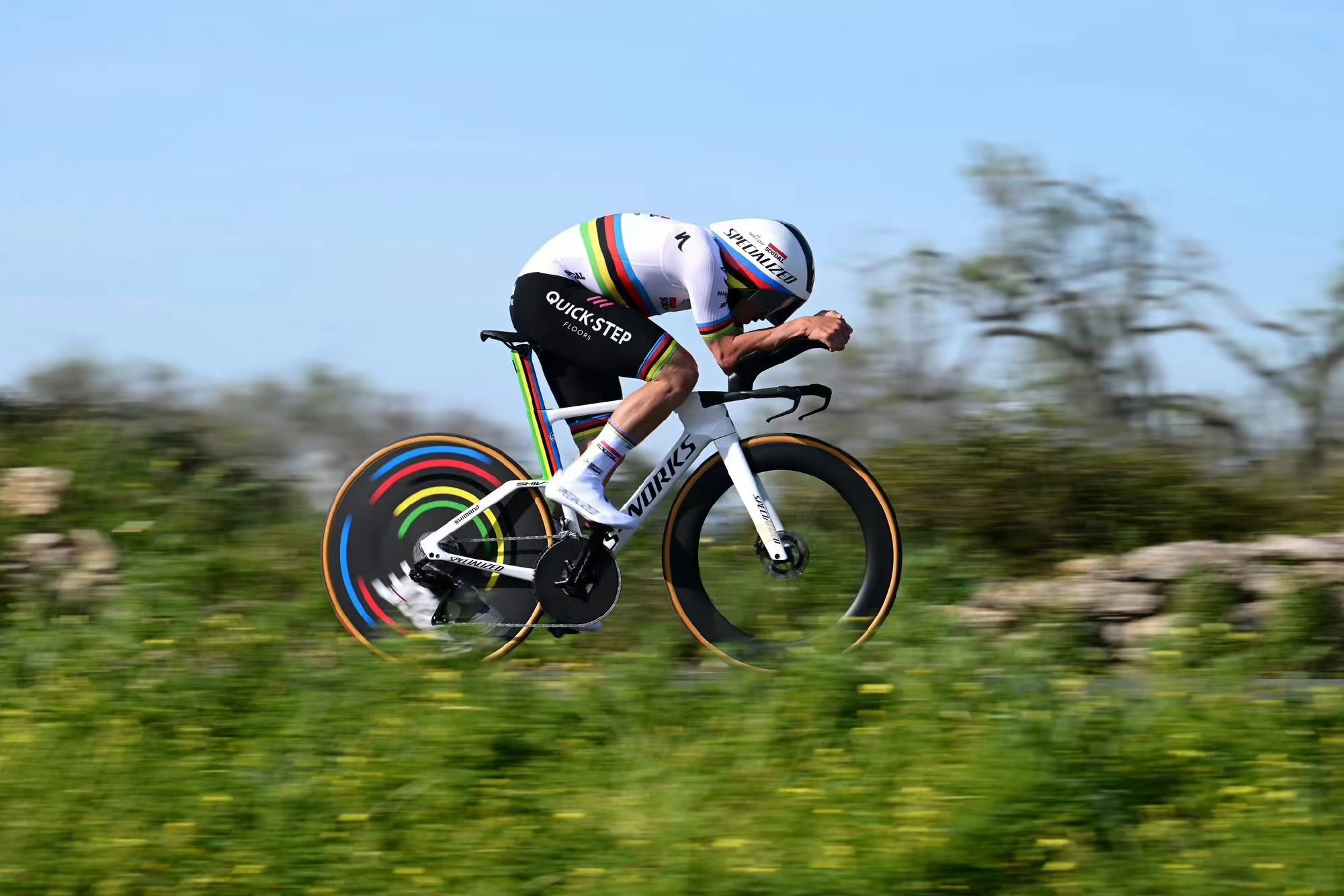 Effie Nepoul brilla sulla tappa ITT di 22 km, conquistando la sua prima vittoria al Giro dell'Algarve